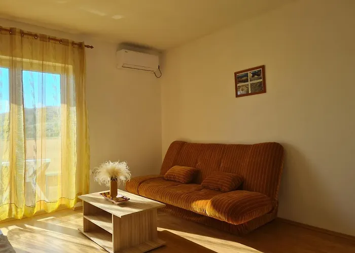 Apartments Zakarija
